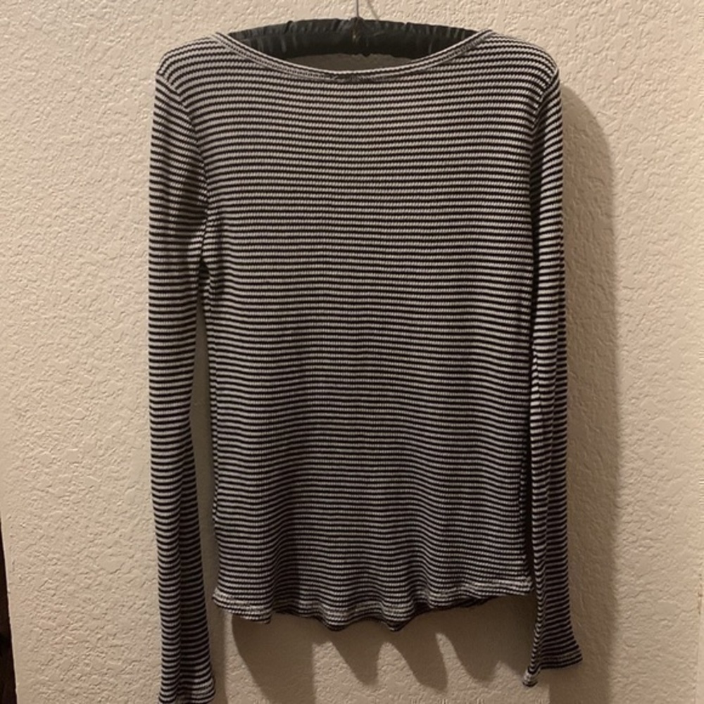 Lucky Brand medium long sleeve top - Picture 7 of 8